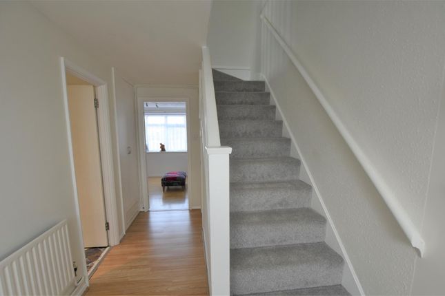 43, Byron Way, West Drayton photo 4