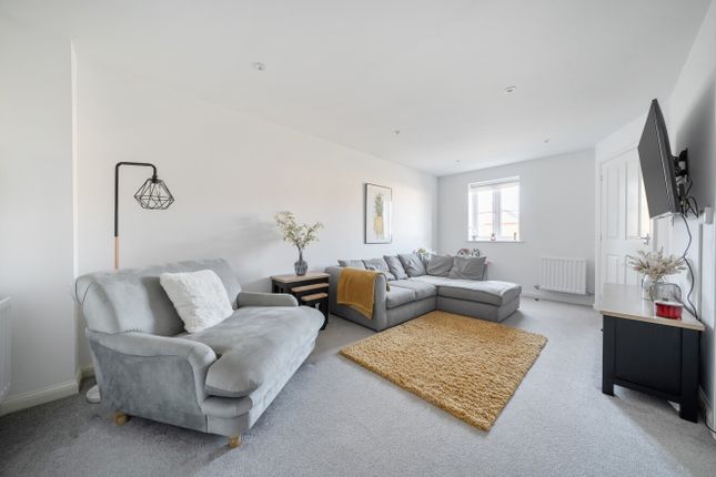 6, Sedge Smith Way, Wantage photo 2