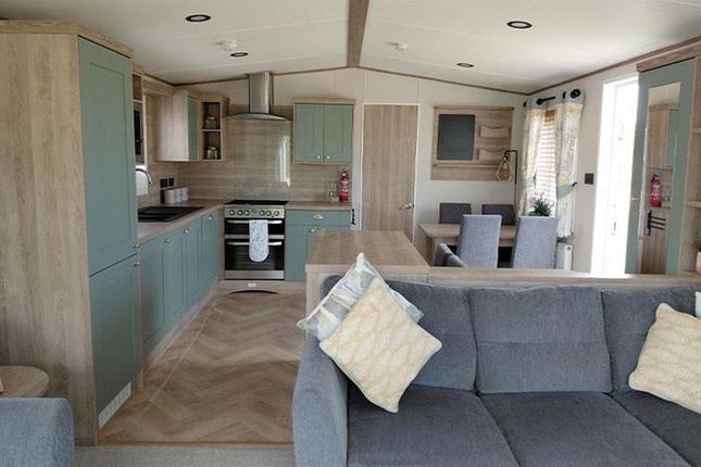 Away Resorts - Mersea Island, Fen Lane, Colchester photo 3
