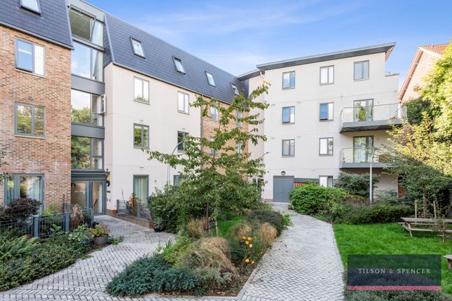 Thumbnail Flat for sale in St Andrews Court, Scotland Green, London