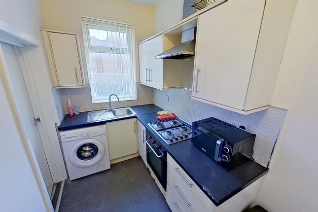 32, Wellington Street, Bradford photo 2