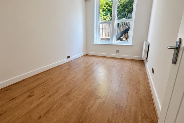 Flat 30, Bournemouth photo 5