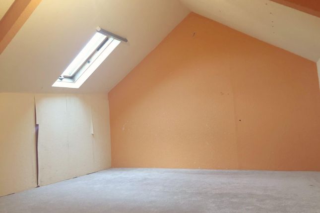 29, Charles Street, TONYPANDY photo 4