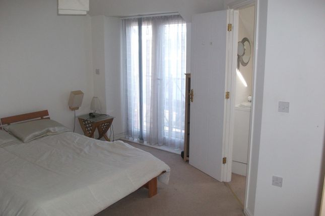 16 Priory Avenue, Southampton photo 5