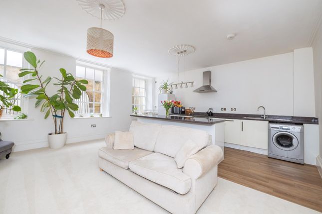 Flat 1 Arundel House, 6, Portland Square, Bristol photo 3