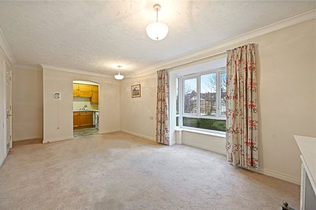 Flat for sale in Kingsway, North Finchley