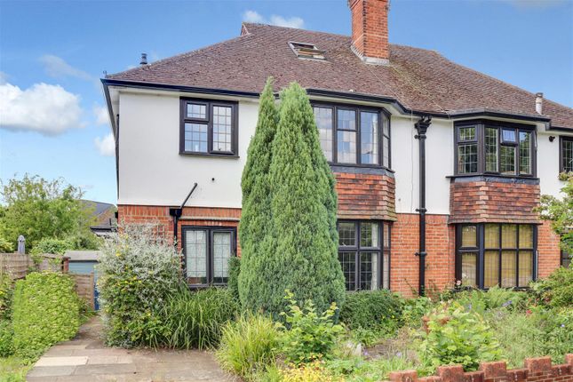 Thumbnail Flat for sale in Albany Crescent, Claygate, Esher