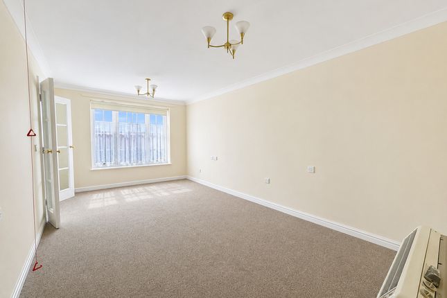 Flat Flat 1, Ormond House, Roche Close, Rochford photo 3