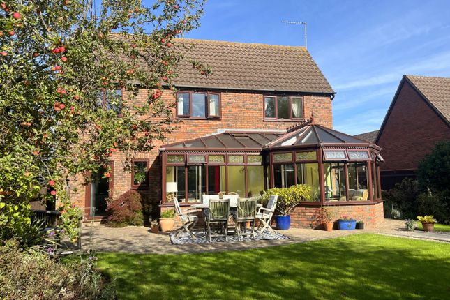 19 Kings Gate, Tewkesbury photo 2