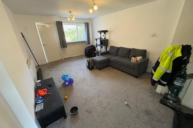 74, Groves Hall Road, Dewsbury photo 5