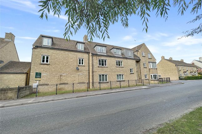 Flat for sale in Redhouse Way, Swindon, Wiltshire