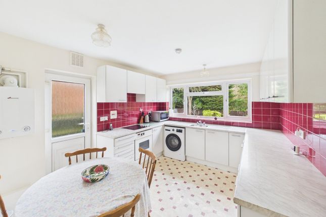 49, Beaulieu Close, Berkshire photo 4