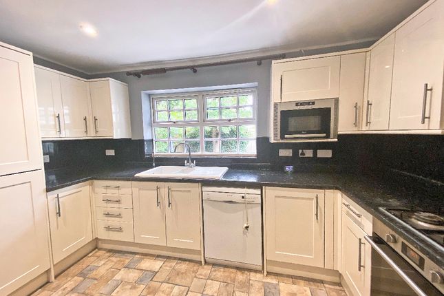 25, Minehurst Road, Camberley photo 3