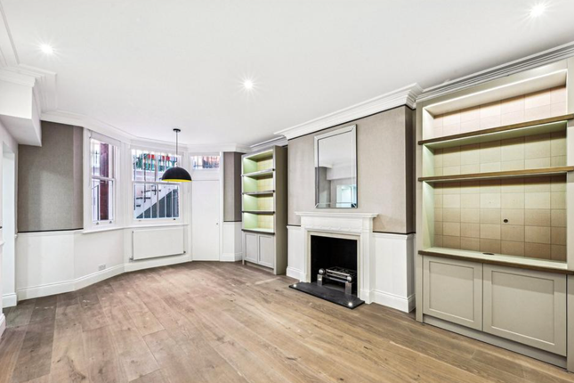 2-bed flat on 44 Egerton Gardens, £825,000