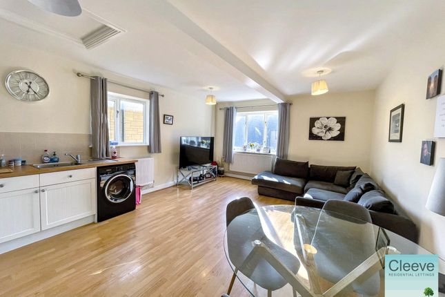 Flat 2, Maxwell Place, Bishops Cleeve, Cheltenham photo 3
