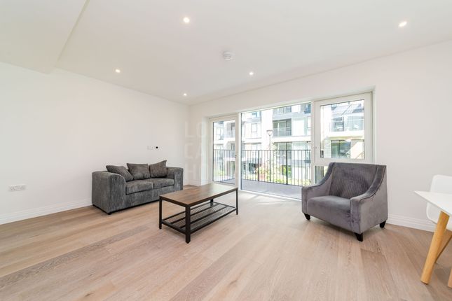 Flat to rent in Lockgate Road, London