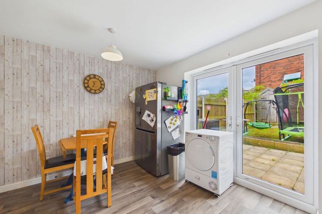 24, Sandstone Grove, Whitby photo 3