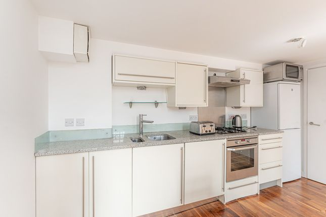 Flat for sale in Old Ford Road, London