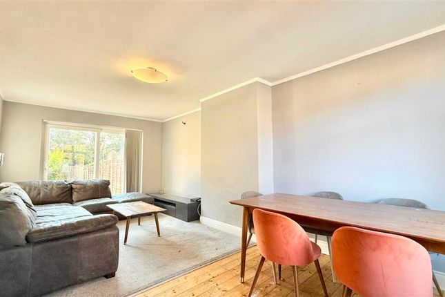 52 Firwood Avenue, St. Albans, St. Albans photo 3