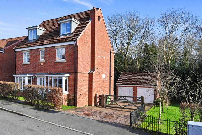 Thumbnail Detached house for sale in Greenlea Close, Yeadon, Leeds