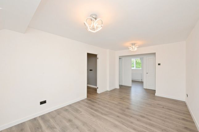 98, King James Way, Royston photo 4