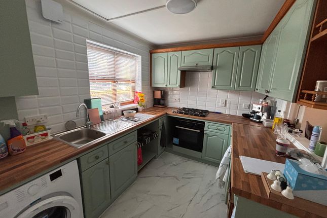 17, Beaumont Place, Isleworth photo 3