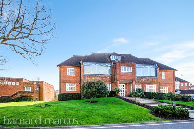 Flat for sale in Elizabeth Drive, Banstead