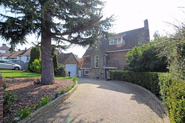 Thumbnail Detached house for sale in Briton Hill Road, Sanderstead, Surrey