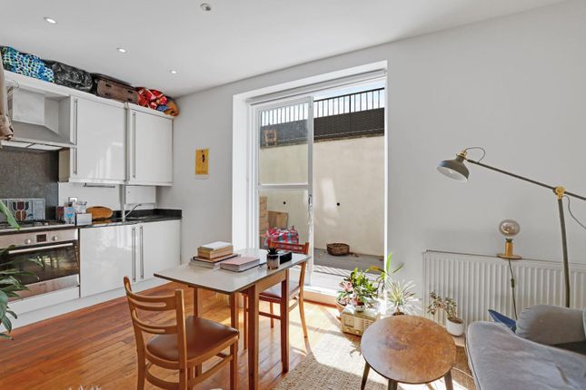 Flat 2, 28, Crescent Wood Road, London photo 4