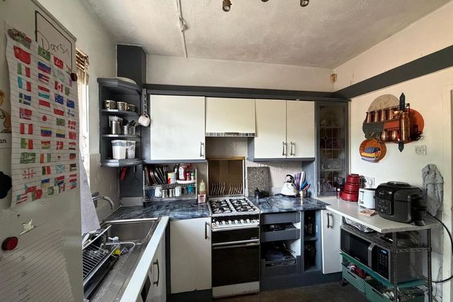 211, Wallacewell Road, Glasgow photo 3