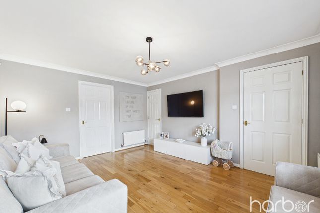 17 Midton Crescent, Moodiesburn, North Lanarkshire photo 3