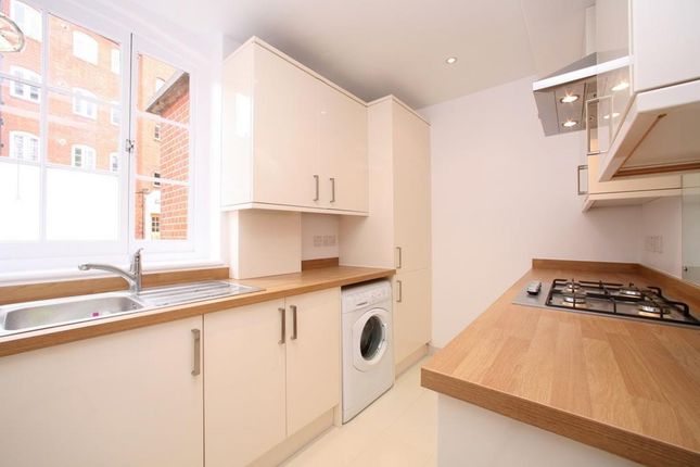 Flat 38, Sunbury House Swanfield Street, London photo 4