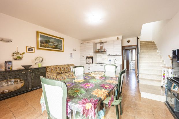 Terraced house for sale in Rimini, Rimini, Emilia-Romagna, R081