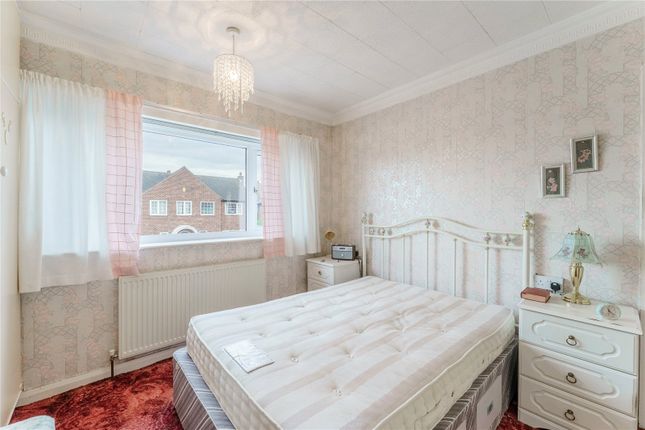 49, Mill Hill Avenue, West Yorkshire photo 4