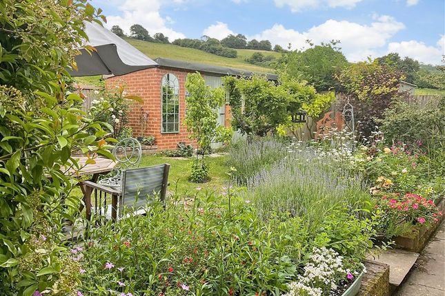 Brochure Rear Garden