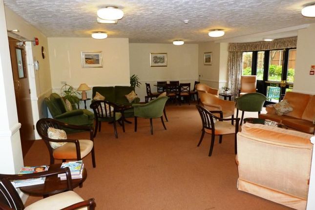 Flat 18 Seavi, West Cliff Road, Broadstairs photo 2