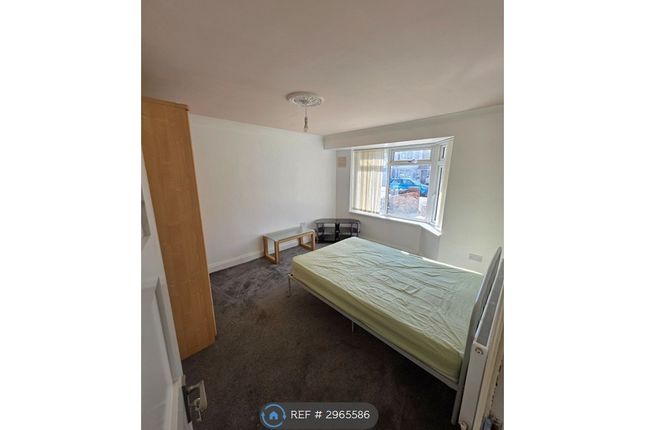 Mornington Crescent, Hounslow photo 2
