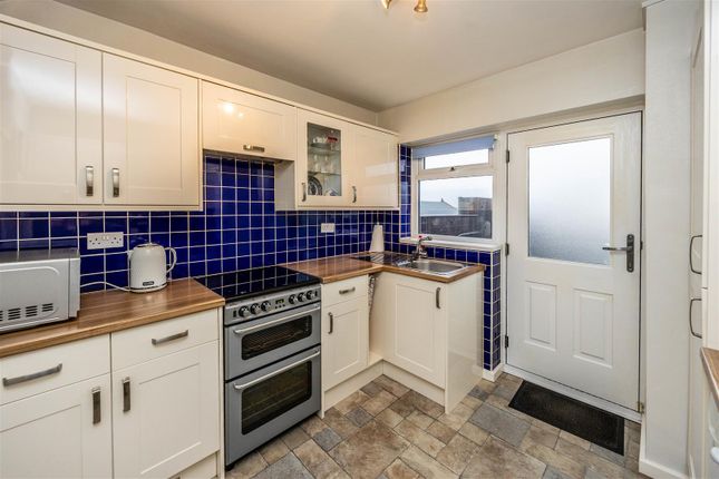 47, New Park Road, Bradford photo 4