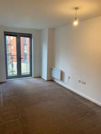 Thumbnail Flat to rent in Gotts Road, Leeds