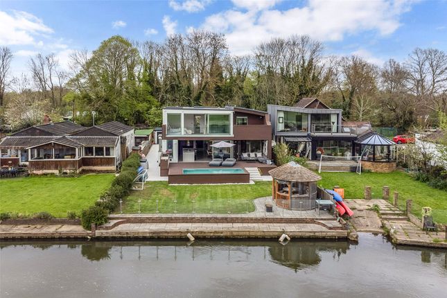 Detached house for sale in Hythe End Road, Wraysbury, Staines-Upon-Thames, Middlesex