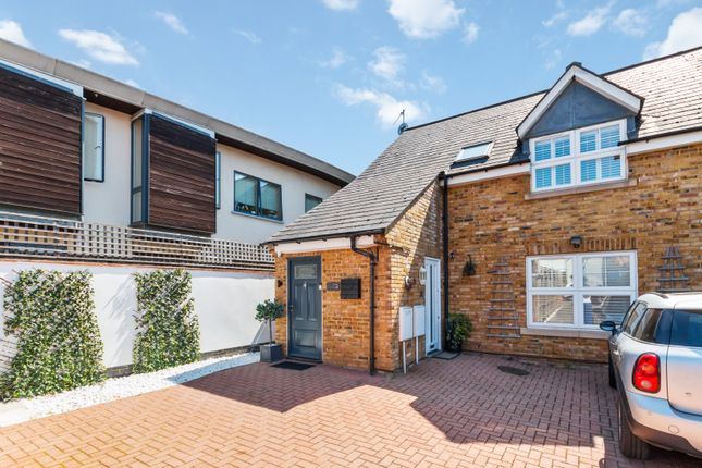 45B, Elmgrove Road, Weybridge photo 2
