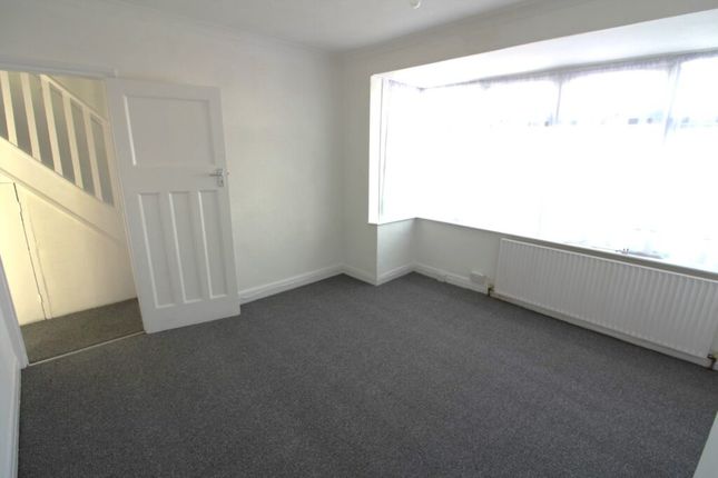 16, CliffordRoad, London photo 3