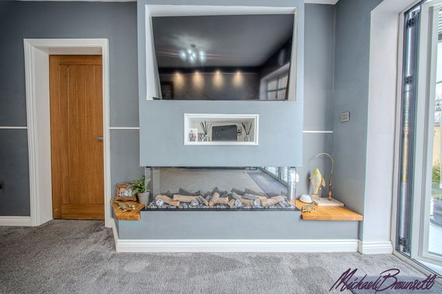 27, Beldon Lane, Bradford photo 3