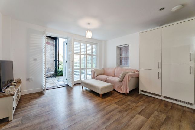 6/Monroe House 12-16, Church Hill, Loughton photo 2