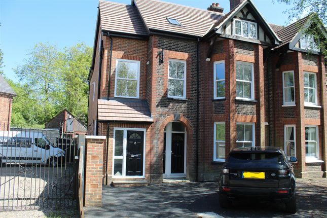 Thumbnail End terrace house to rent in Station Road, Edenbridge, Kent