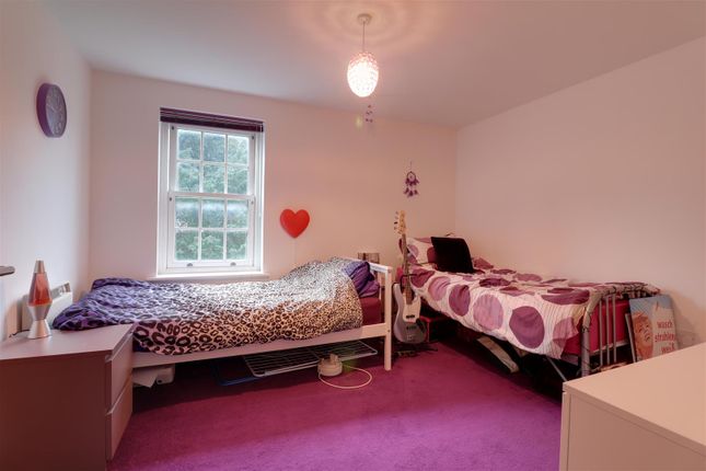 Flat for sale in Browns Lane, Stonehouse