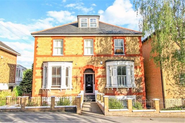 Thumbnail Flat for sale in Queens Road, Brentwood