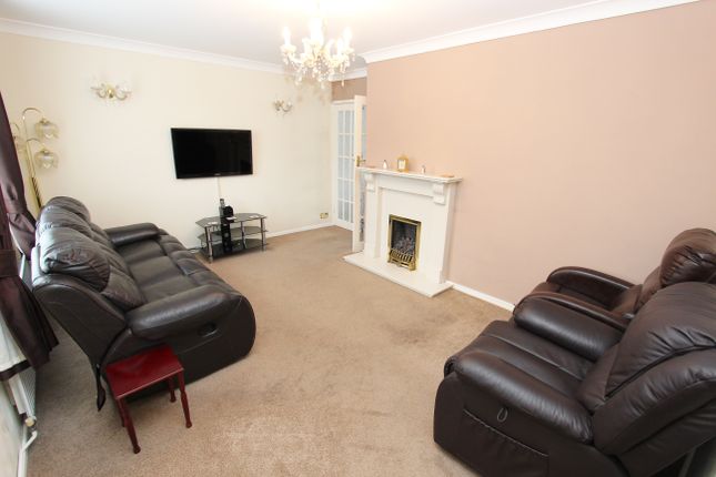 16, Strickland Avenue, Dartford photo 4