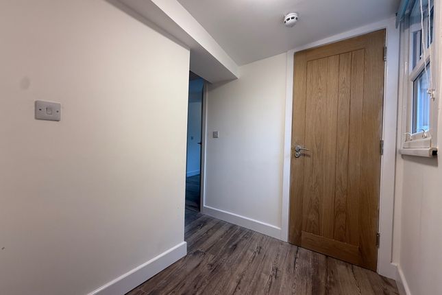Apartment 6, Kensington House, 33, Dove Bank, Uttoxeter photo 5