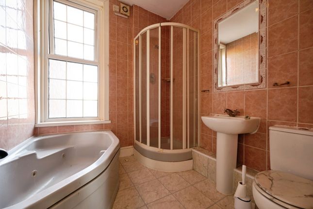 Flat 2, Waverley Court, 1, Waverley Grove, Hampshire photo 4